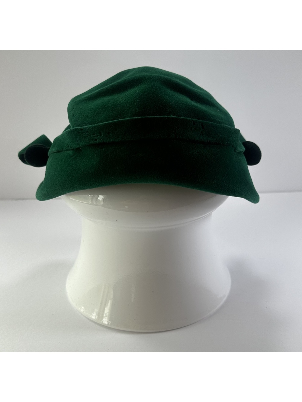 Vintage Edco Riviera Emerald Green Velour Hat with Bow Details